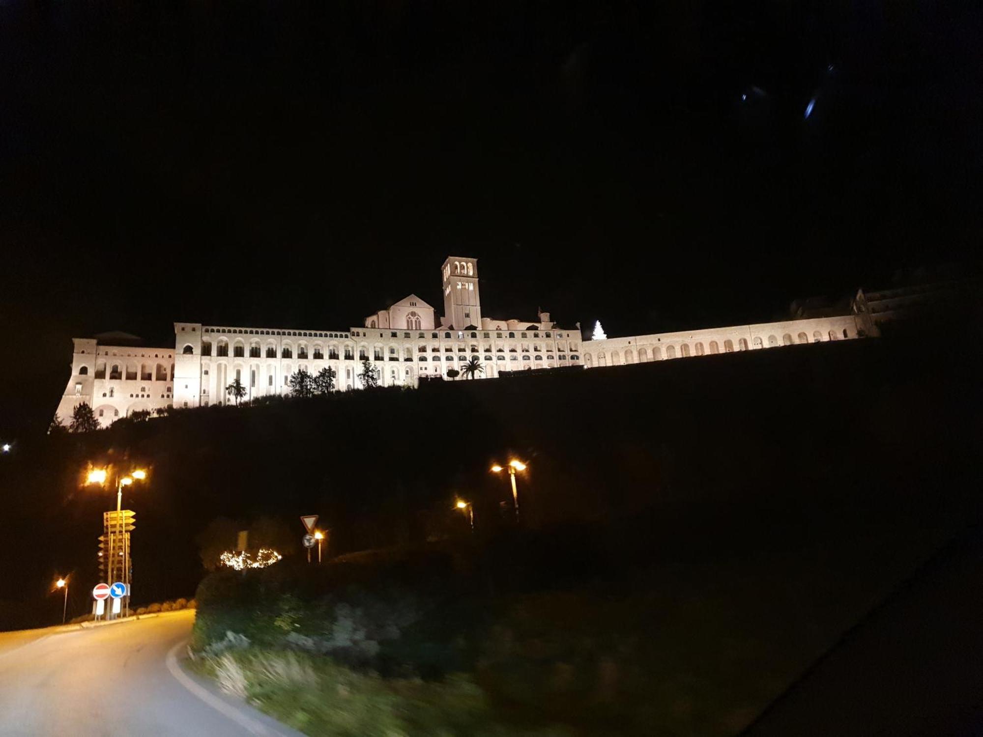 Appartamento La Perla Di Tamara-Assisi Blu Esterno foto