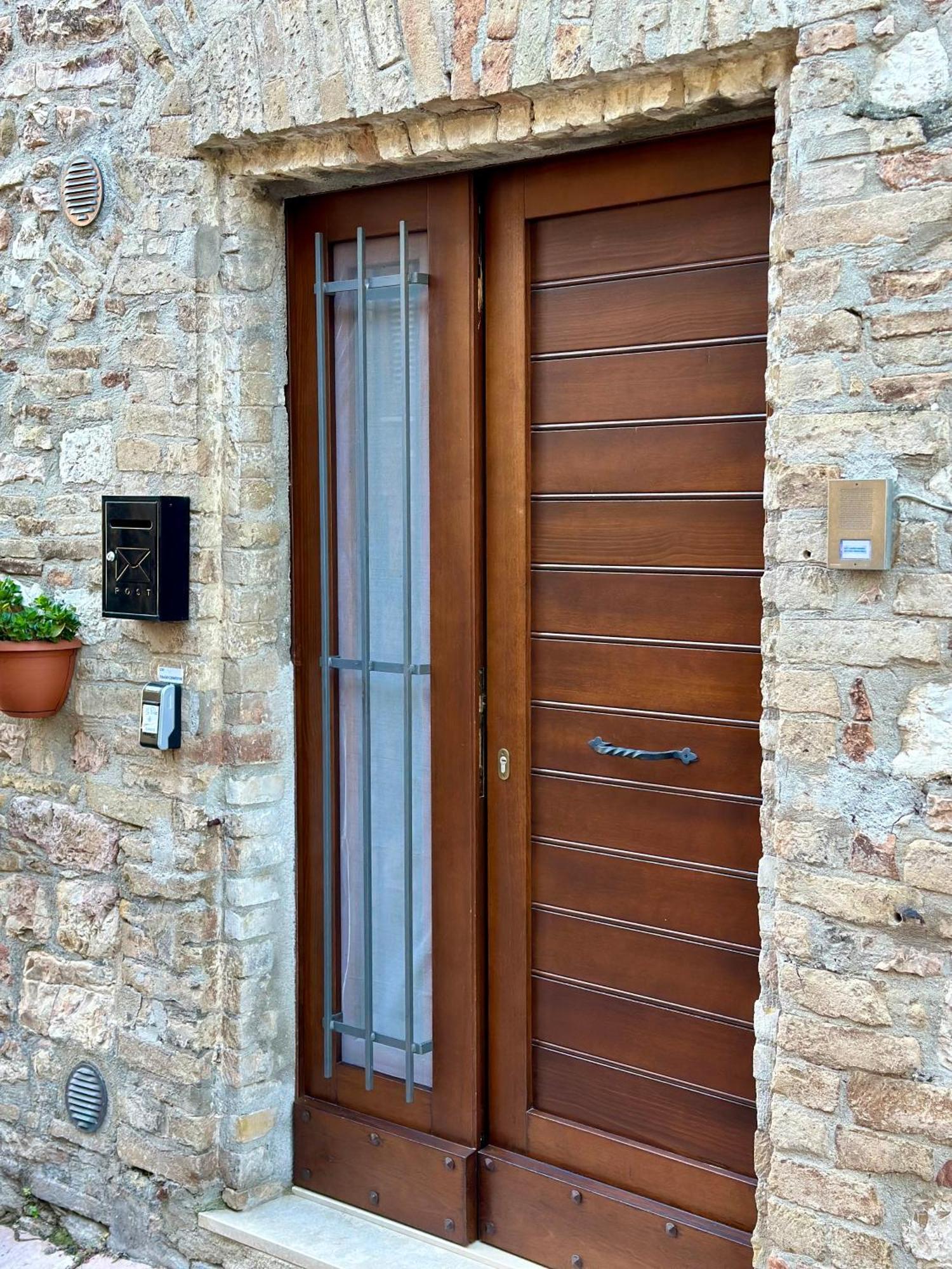 Appartamento La Perla Di Tamara-Assisi Blu Esterno foto